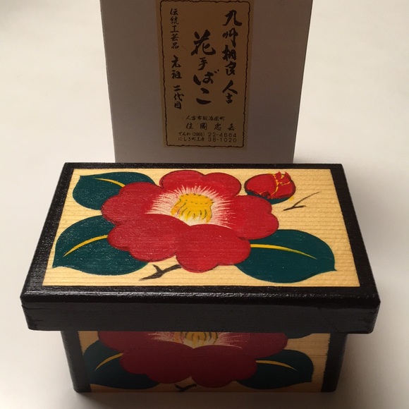 Japanese Handmade Wooden Painted Box - Picture 5 of 9